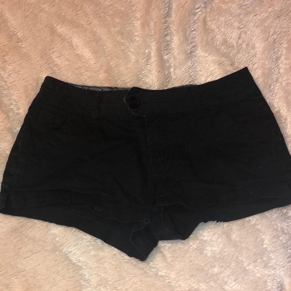 Black short shorts!!